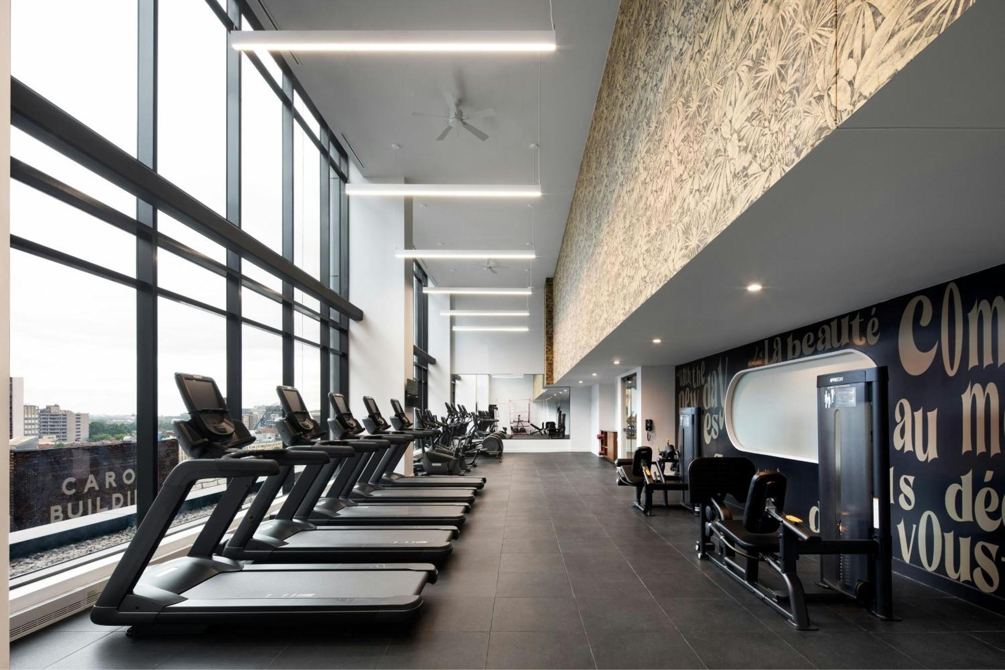 Honeyrose Hotel, Montreal, A Tribute Portfolio Hotel Exterior photo The gym at The Collective Old Oak
