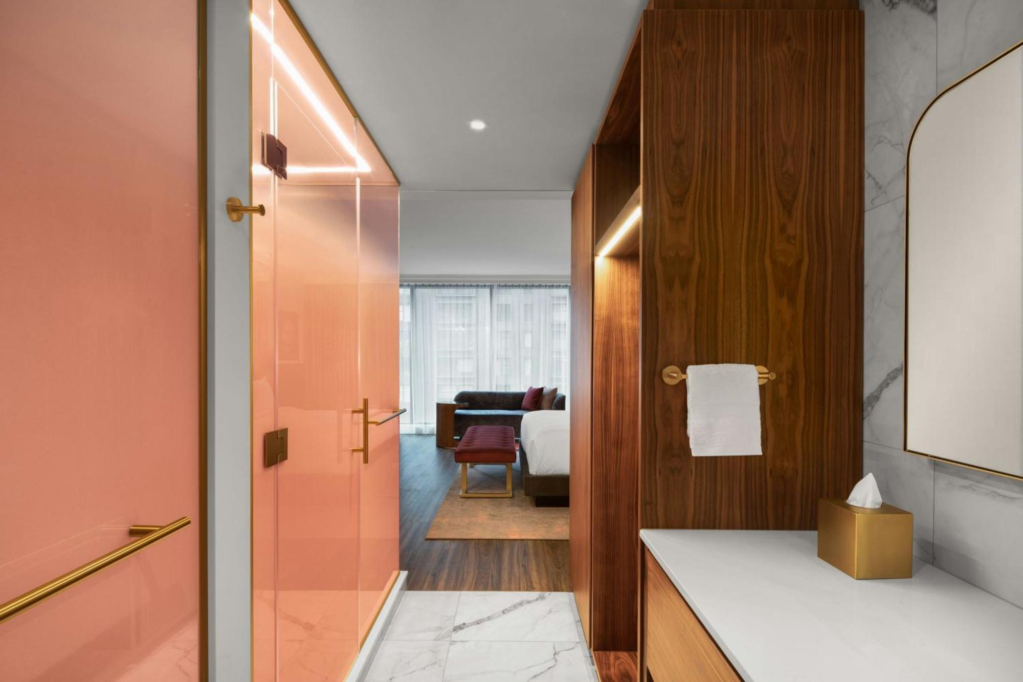 Honeyrose Hotel, Montreal, A Tribute Portfolio Hotel Exterior photo A bathroom at the hotel